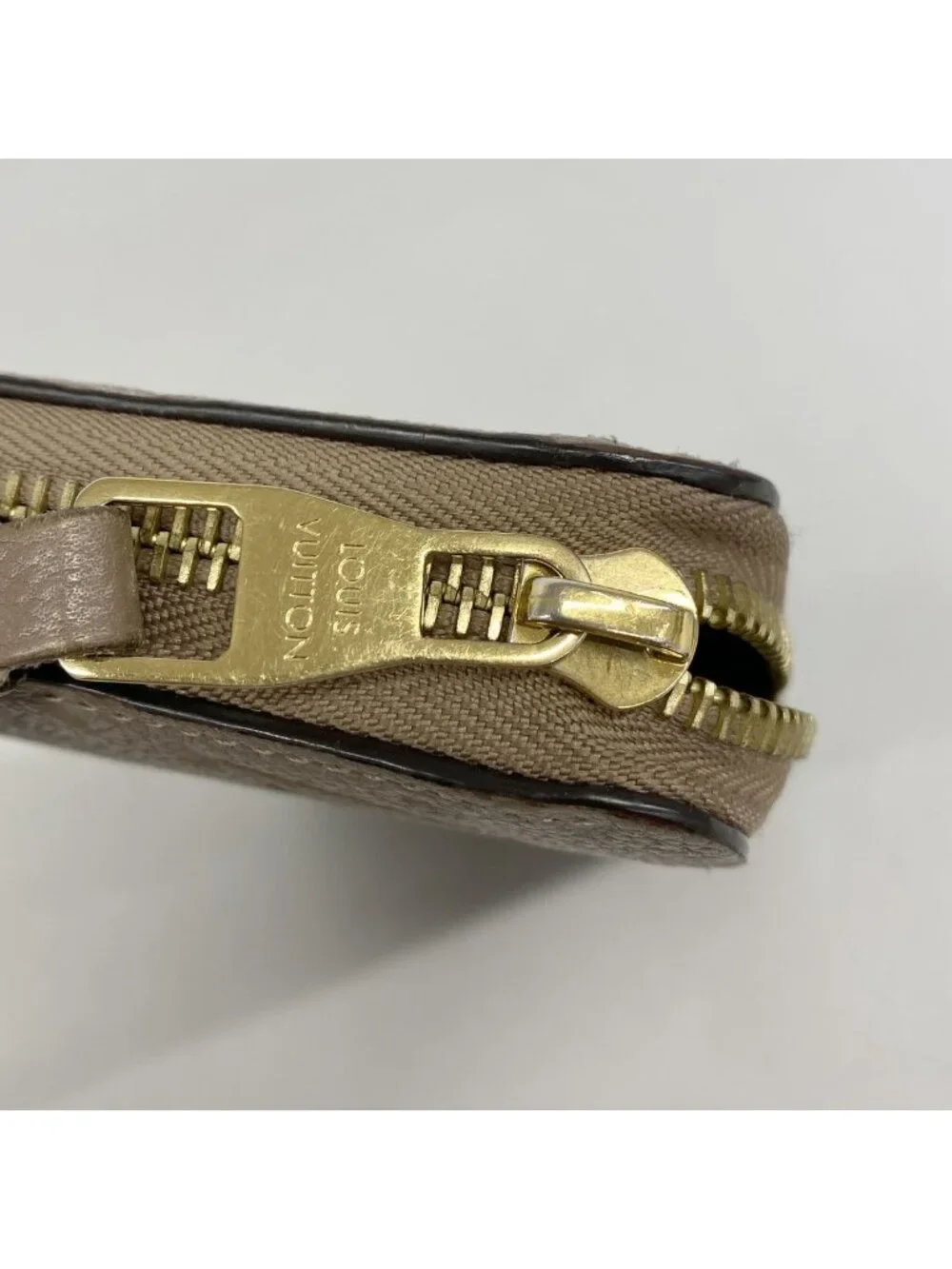 Louis Vuitton Wallet Monogram Empreinte Zippy Tourterelle